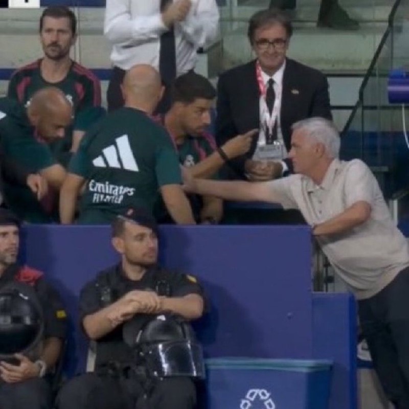 RealMadridCFNews | رئال مادرید سی اف نیوز: 💬 گل‌های شروع مجدد🗣 خوزه مورینیو:🔴گل اول؟ کار پدرو و سامی خدیراست. اونا تو ست‌پیس‌های دفاعی و حمله‌ای تمرین می‌کنن، این 