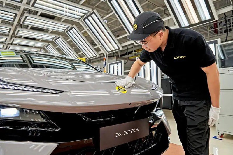 Компания Lotus сокращает свой штат в Великобритании