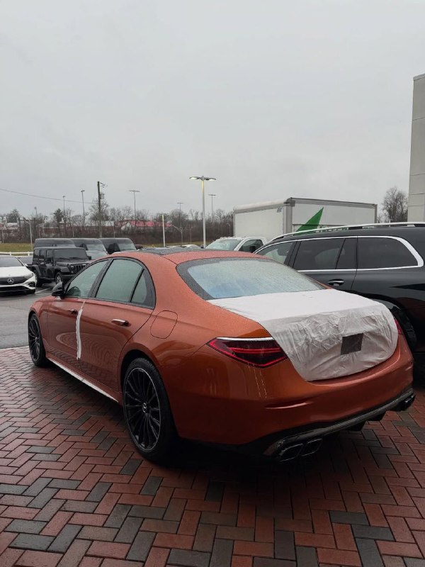 1 of 1 Mercedes Benz S63 E AMG 805 HP V8 BITURBO 0-100 km/h 3.3 sec 6