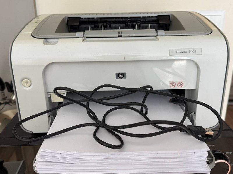 Продам принтер hp laser jet p1102 — фото 1