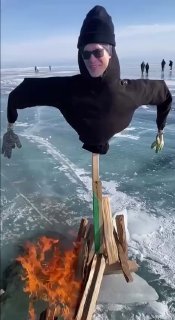 Мы это посмотрели, теперь и вам придётся: Шаман нализывает озеро Байкал.   «Ну что, родные, попробуем самое чистое озеро Байкал на вкус. А это вкусно», говорит Шаман в видосе.