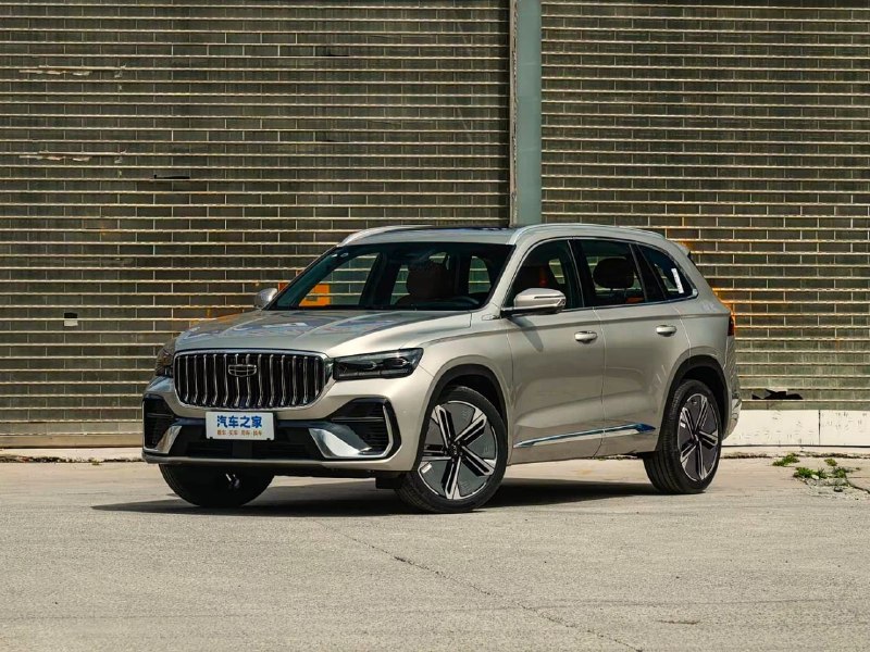 Geely показала топовый гибридный кроссовер по цене Весты — всего за 1,5 миллиона рублей. 3