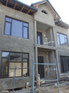 Продаю дом 2эт Новостройка  ор-р Ахунбабаева  ул 6комн 6 соток