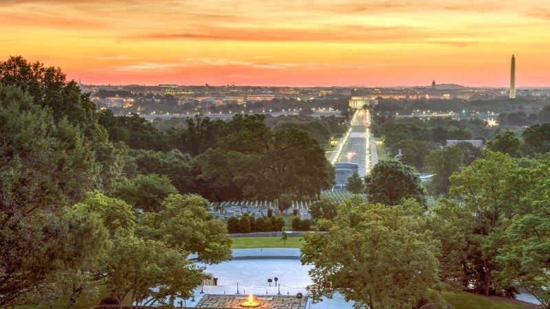 Honoring the fallenArlington National Cemetery in Virginia (© Dennis Govoni/Getty Images)