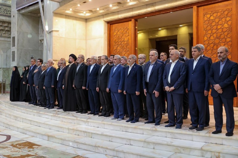 سپاه پاسداران: تجدید میثاق رئیسجمهور و اعضای دولت با آرمانهای امام راحل به مناسبت آغاز هفته دولت@iribnewsتجدید میثاق رئیسجمهور و ا