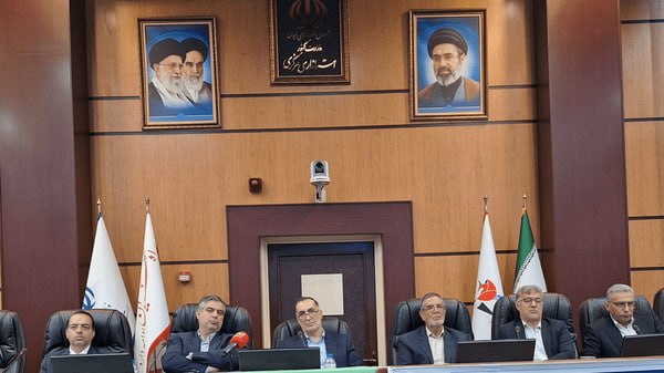 اخبار استان مرکزی: با صرفهجویی ۱۵ درصدی، دولت افزایش قیمت بنزین نمیدهد🔹معاون رئیس جمهور: دولت به هیچ وجه به دنبال افزایش قیمت بنزین نیست؛