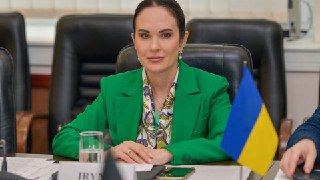 К замглавы офиса президента Украины Ирине Мудрой пришли с обысками, утверждает депутат Верховной рады Гончаренко.В Национальном антикоррупционном бюро Украины (НАБУ) сообщили, что проводится «специальная операция по разоблачению преступной организации, дей