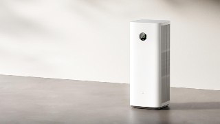 Для тех, кто начинает чихать с приходом весныXiaomi представила новый очиститель воздуха — Mijia Air Purifier 6 с системой «двойного воздушного потока». В сравнении с прошлым поколением, такая система обспечивает более быструю циркуляцию воздуха и высокую 