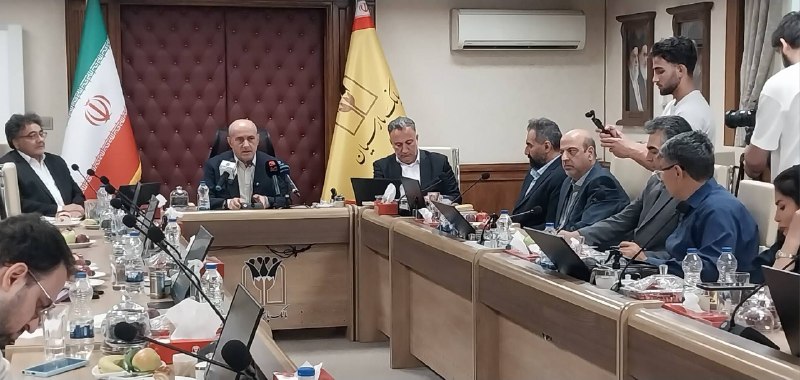 BourseNews | بورس نیوز: 📌نشست خبری مدیرعامل بانک پارسیان با حضور خبرنگاران در ابتدای این نشست، یحیی فروتن، مدیرعامل بانک پارسیان بیان کرد: 🔹مشکل