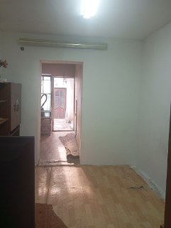 Продаётся 1 комнатная общий двор,без ремонта,Рисовый,30 кв.м,22 500 уе