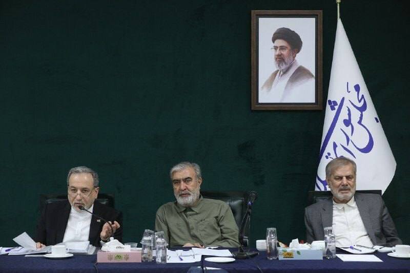 عصر ایران: حضور عراقچی در کمیسیون امنیت ملی مجلس/ تعامل مجلس و دولت در طرح مدیریت تنگه هرمز🔹رئیس کمیسیون امنیت ملی و سیاست خارجی مج