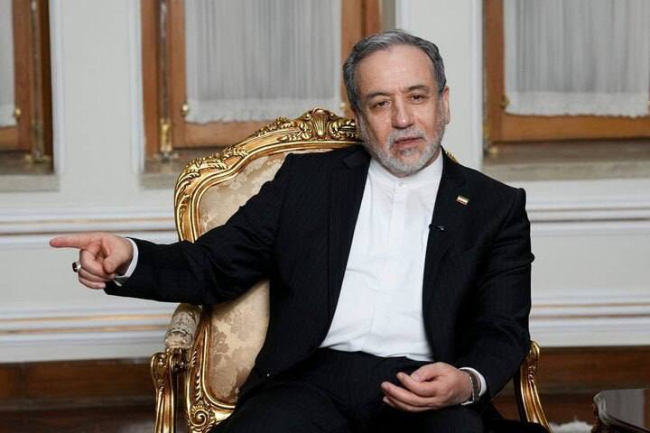 خبرگزاری تقريب: آمریکا هیچ راهی جز صحبت محترمانه با مردم ایران نداردوزیر امور خارجه: 🔺آمریکا باید بداند هیچ راهی جز صحبت با احترام با مر