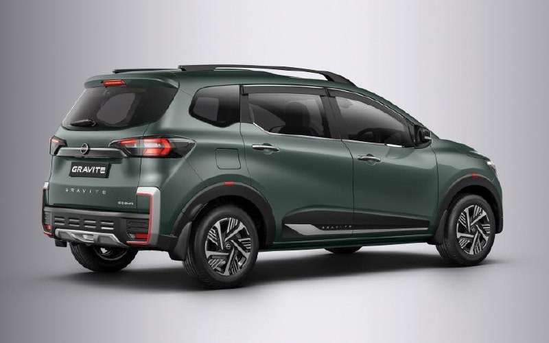 Nissan выпустил бюджетный семиместный кросс-вэн 2