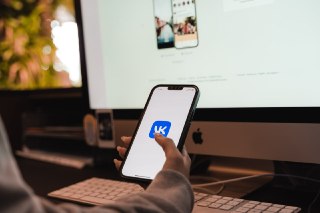 Как продавцам привлекать покупателей через шопсы ВКонтакте⭐️ Читать статью ⭐️Разбираем, что такое шопсы и как они работают.__________🌐 Мы в MAX: SEOnews и Лайкни