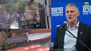 גבר נעצר לאחר מנסה לדקור את המנהיג הדמוקרטי של ישראל, יאיר גולן "התקרית היא תוצאה ישירה של מכונת הרעל המופע…