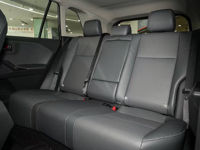 Toyota Rav4 2026 фото 5