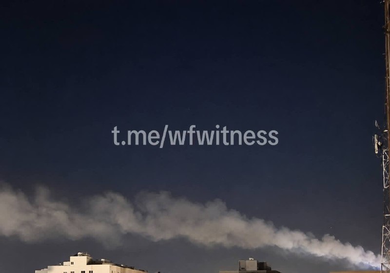 ️🇰🇼🇮🇷 נראה עשן עולה מעל בסיס התעופה עלי אל סאלם בכווית לאחר הגעה ישירה של איראן.
