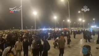 🎦 נוכחותם של עולי רגל איראנים בגבול שלמצ'ה שעות לפני התקיפה הקרקעית סביב גבול זה