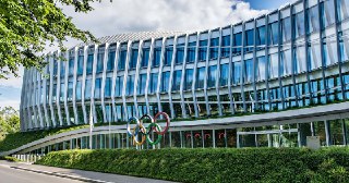 МОК снял ограничения с российских юниоров. Им вновь разрешено участвовать в соревнованиях под своим флагомИсполком Международного олимпийского комитета рекомендовал снять все ограничения на участие российских юниоров в международных соревнованиях, как в ин