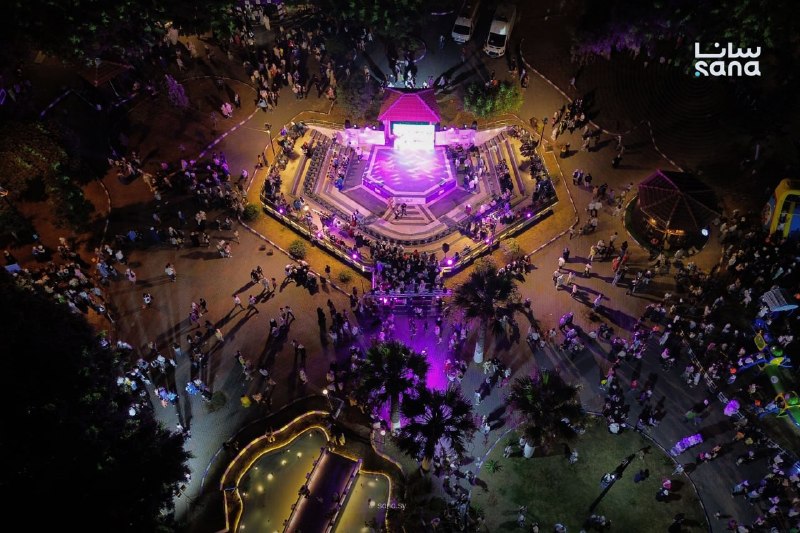 פתיחת פסטיבל הקיץ הסורי 2026 בפארק אל-אורובה בלטקיה, עם נוכחות רשמית ופופולרית.