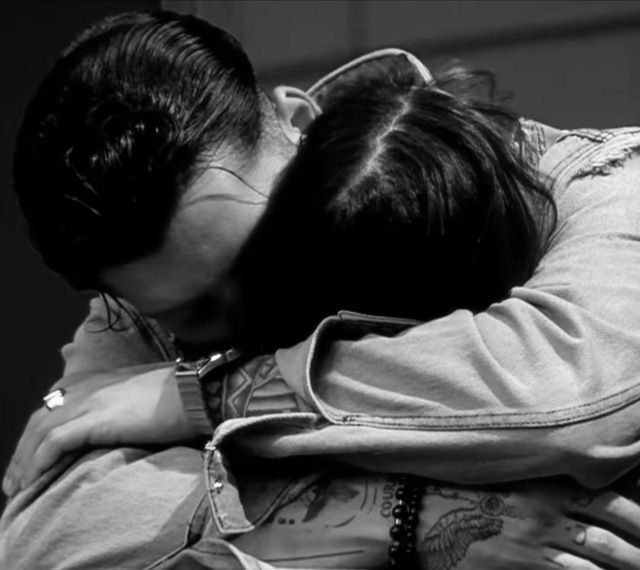 𝔱𝑒𝕏𝐭𝓛𝑜ᵛ𝐄: آدمیزاده دیگه ..دلش میخواد برای یکی با همهی آدما فرق کنه ..♥️💋🫂 