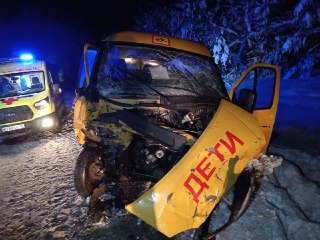 Легковушка и школьный автобус столкнулись на трассе в Удмуртии, пострадали 14 человек — восемь детей и шесть взрослых.ДТП произошло на трассе «Ижевск — Ува» в Увинском районе. Один ребёнок находится в тяжёлом состоянии, пишет ТАСС со ссылкой на министерств