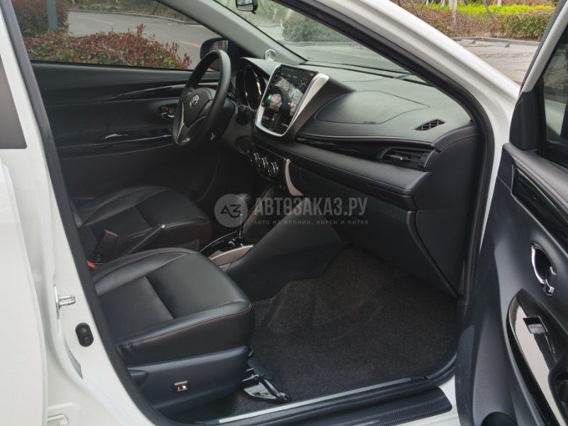 Toyota Yaris 2022 фото 4