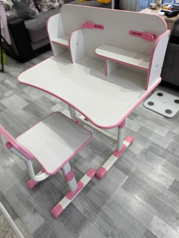 Парта для ребенка / стол