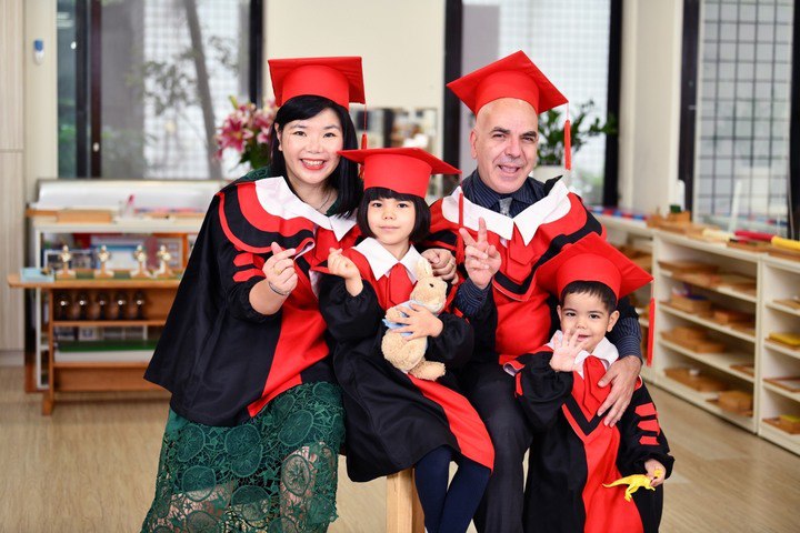 2022夏。疫情下，小手牽大手在歐洲追趕跑跳碰 (前傳)