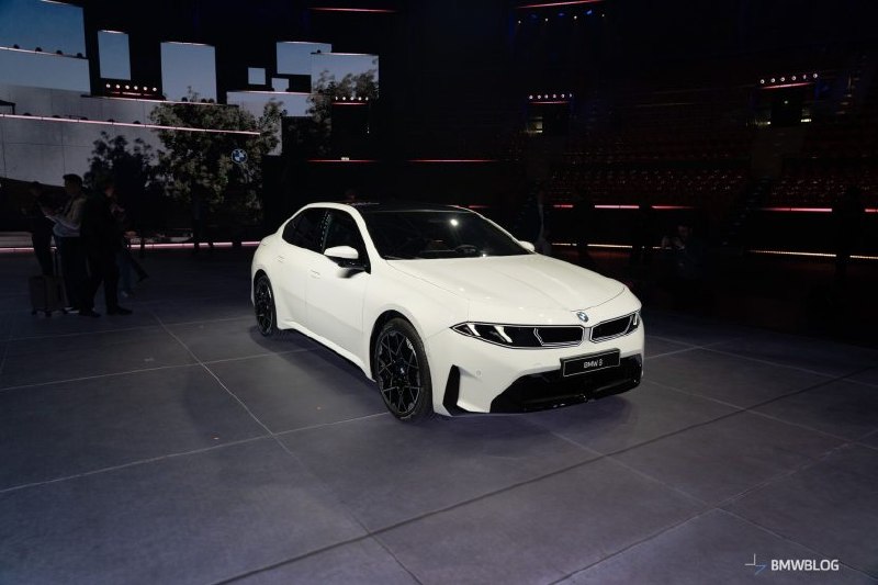 Завтра, 18 июня, BMW открывает заказы на i3 Sedan — на три месяца раньше плана.