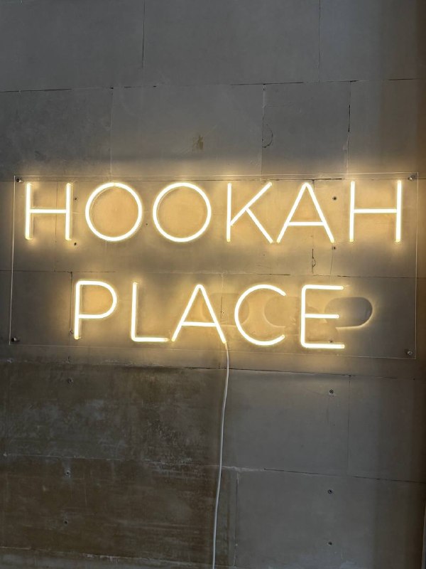 Продается: Неоновая вывеска в длина 120 см, высота 52 см. Брали за 780 лари — отдаем за 450. Кабель — фото 1