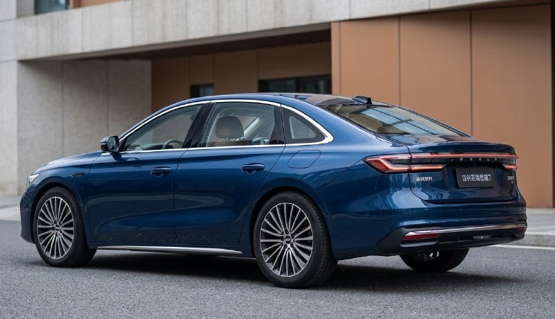 Geely представила гибридного конкурента Camry 2
