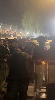עימותים קשים בין חרדים לשוטרים מחוץ לכלא 10, המפגינים על סף פלישה לשטח המתקן