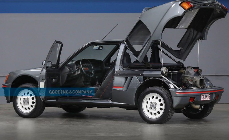 40-летний хэтчбек Peugeot 205 продали по цене Maybach 3