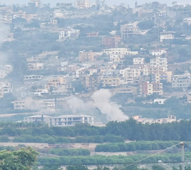 דחוף: ארטילריה הכיבוש הפציץ את העיירה מנצורי, דרום לבנון.