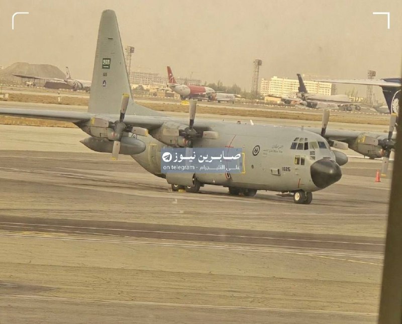 מטוס התחבורה הצבאי הסעודי הרקולס C-130 נחת בנמל התעופה מהראבאד בבירת איראן, טהראן.