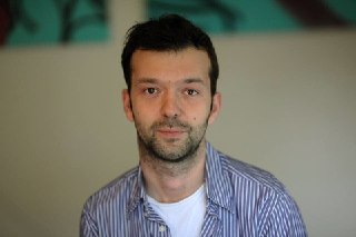 Умер основатель «Лепрозория» Йован СавовичВ возрасте 43 лет умер веб-дизайнер и IT-предприниматель Йован Савович. Сообщение о его смерти появилось на D3.ru. Об этом также рассказала Baza со ссылкой на друзей и коллег.Савович основал коллективный блог Dirty