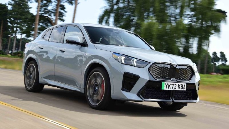 Сегодня мы обсуждаем интересную новость о BMW iX2! 🏎По нашему мнению, эта новин
