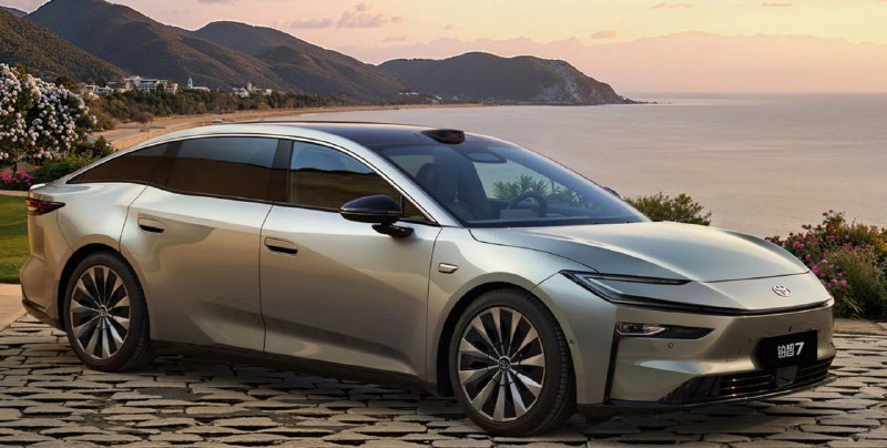 Toyota представила самый большой седан марки