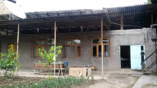 Продается участок  Мирзо Улугбекском районе 4 сотки 5комнат