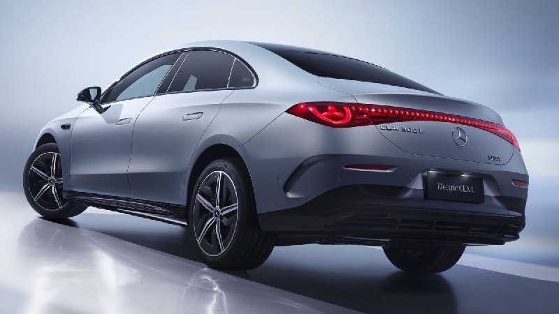 Компания Mercedes-Benz начала продажи удлинённого CLA 2