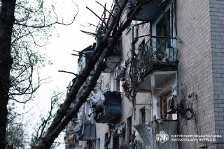 Во время российской атаки по Днепропетровской области пострадали 26 человекПовреждения получили многоквартирные и частные дома, вуз, предприятие и другие строения, сообщил глава областной военной администрации Александр Ганжа.Среди пострадавших есть двухле