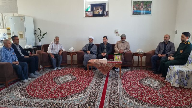 بشرویه نیوز: 🔻 دیدار امام جمعه و فرماندار بشرویه با خانواده شهید عباس معیل🔸 در راستای برگزاری کنگره بزرگداشت ۲۴۰۰ شهید خراسان جنوبی و