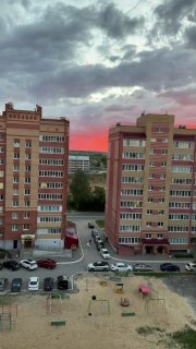 У нас какой-то нереальный закат сегодня Люблю нашу квартиру за возможность наблюдать подобную красоту. Лишь бы поле впереди быстро не застраивали, ... - изображение 5 - закат, нас, возможность