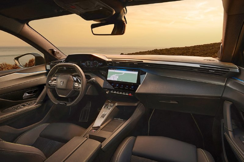 На автосалоне в Брюсселе представлен обновлённый Peugeot 408 3