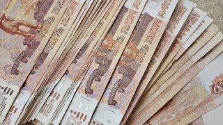 Задержан организатор схемы «бумажного» НДС на триллион рублей Силовики в ходе совместной операции с налоговой задержали предполагаемого организатора крупнейшей в России схемы «бумажного» НДС, пишет РБК со ссылкой на источники, близкие к следствию. Судя по 