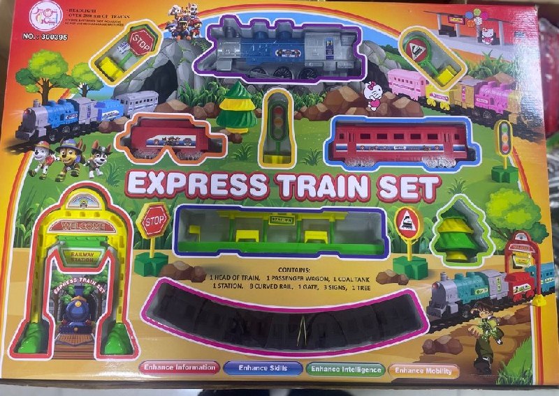 NOVIN TOYS: 💠 قطار بزرگ کلاسیک باطری خور اسپادان📦 کارتن: ۸ تایی💵 قیمت فروش ویژه: ۱۳۶۵۰۰۰ تومان📌 کانال: https://t.me/TOYS_NOVIN👤 سفار
