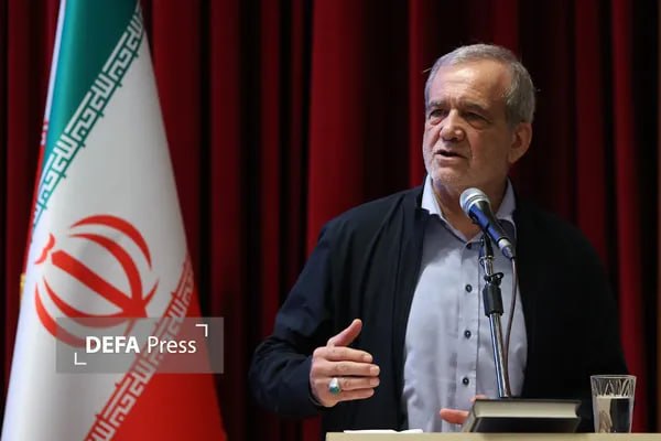خبرگزاری دفاع مقدس: 💢نخستین دبیرستان هوشمند پلیس افتتاح شد 🔸آئین افتتاح و بهره‌برداری مجتمع آموزشی و فرهنگی سپهبد شهید محمد باقری با حضور ری