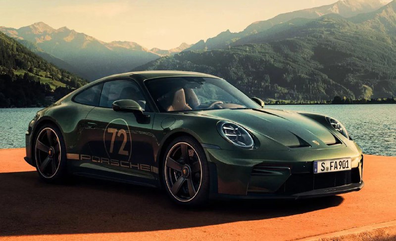 Porsche представила лимитированный 911 GT3

Porsch...