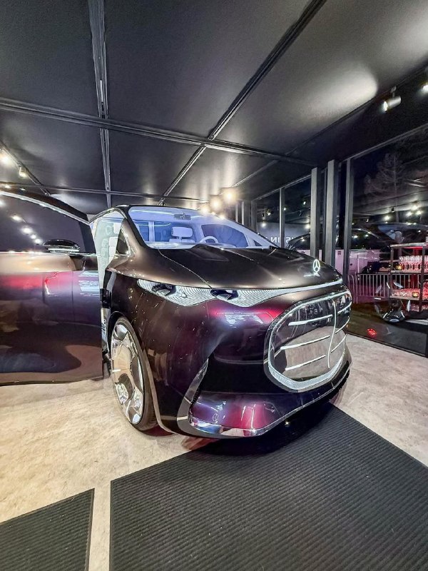 Mercedes-Benz Vision V Luxury

https://sochiautopa...